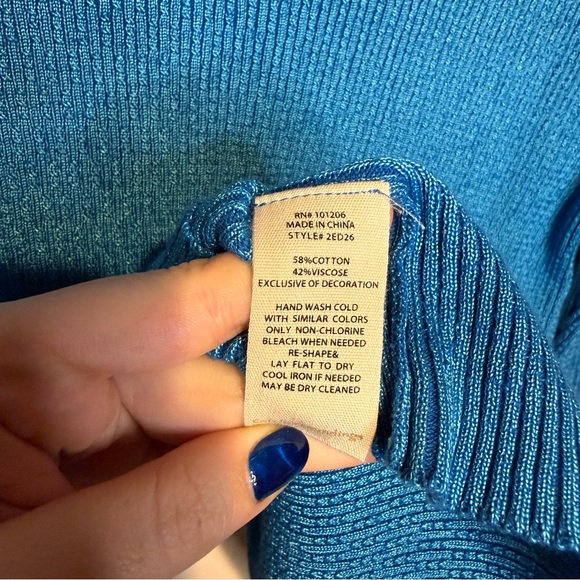 SOFT SURROUNDINGS Aqua Blue Ribbed Knit Sweater V Neck Lace Detailing Pullover S - Picture 3 of 5